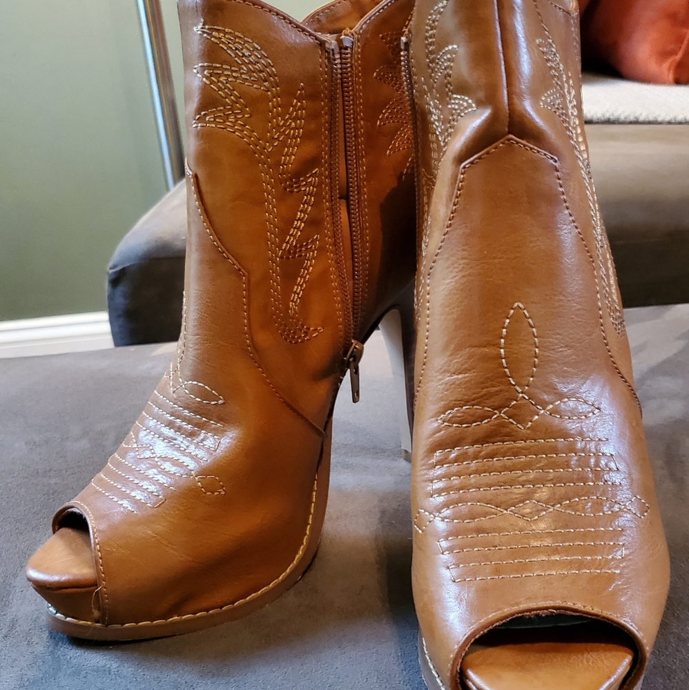 Miranda Lambert Women Ankle Booties
